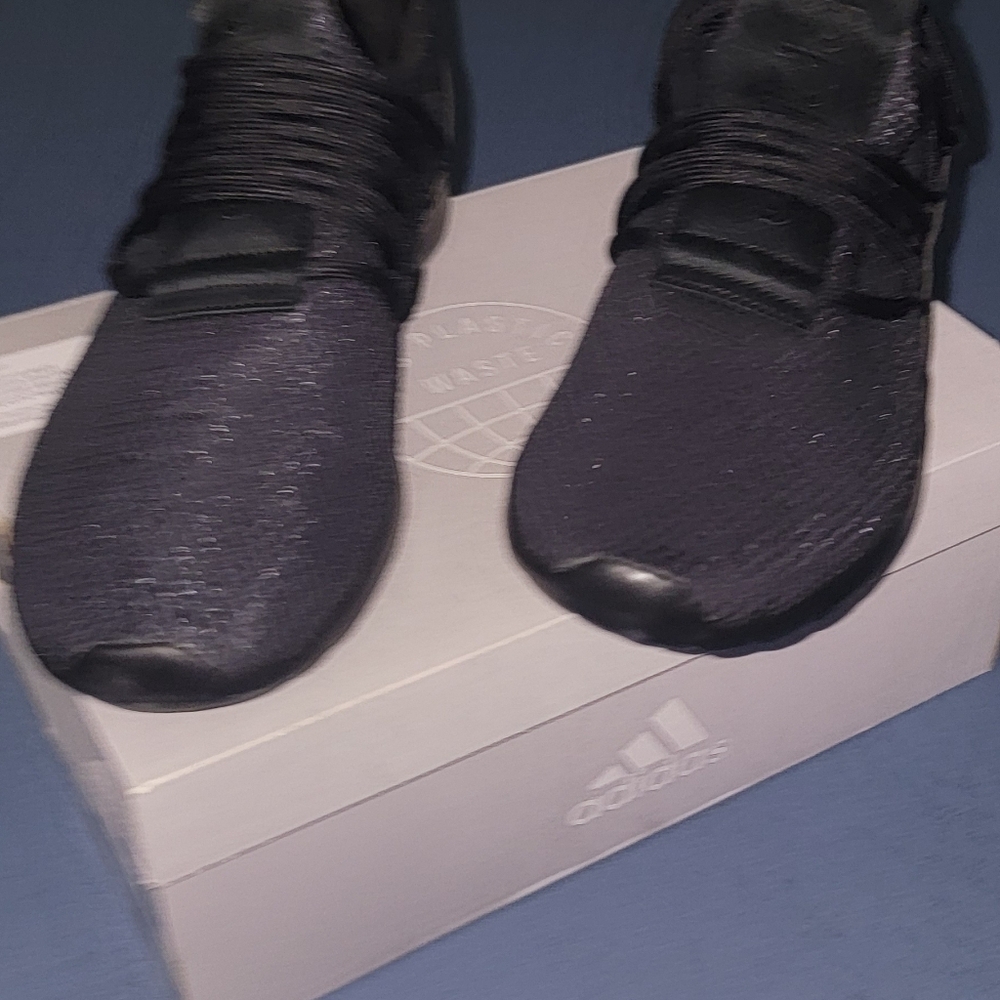 Shoes - Picture 3 of 4